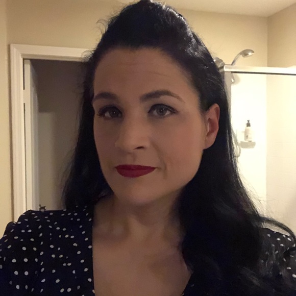 Meet your Posher, Jessica - Picture 1 of 1